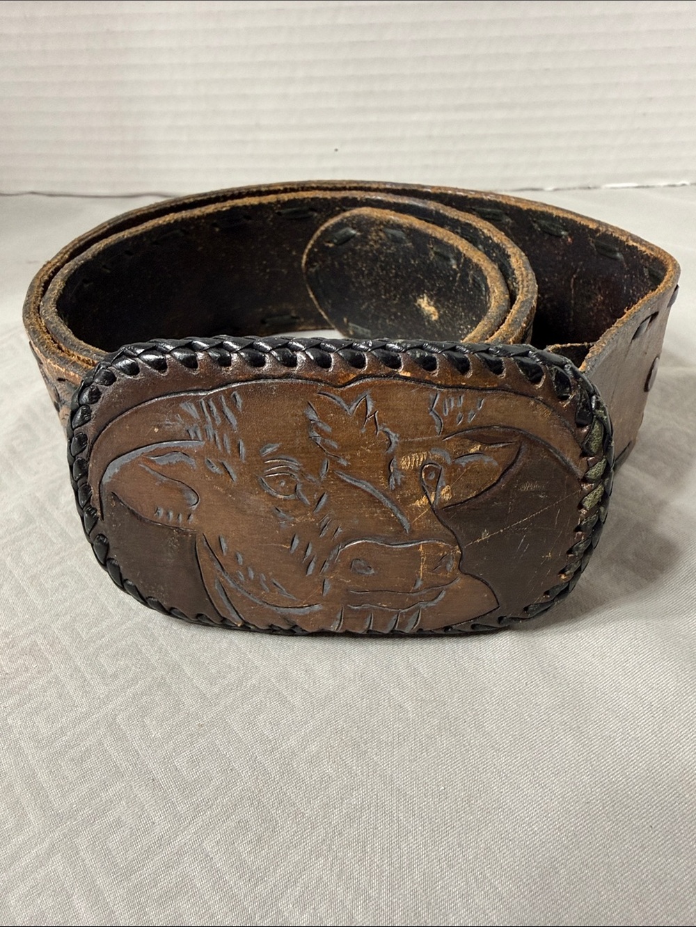 Vintage 70’s Hand Tooled  Leather Western Belt Bull Steer Buckle Unisex Size 32